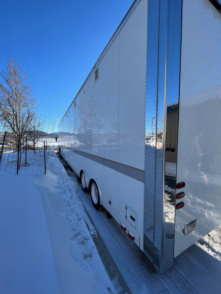 race hauler trailer right side